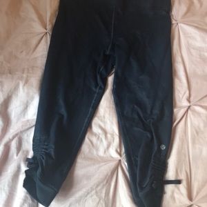 Lululemon capris reposhed